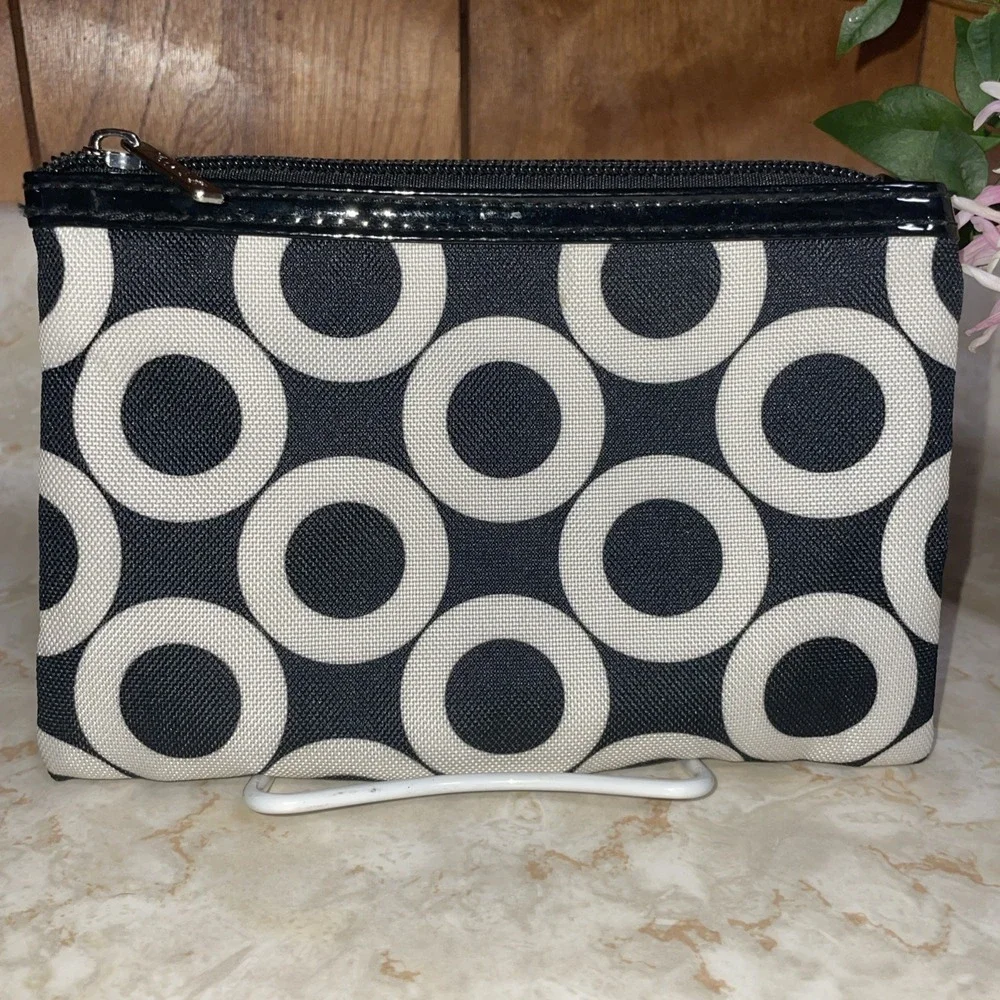 Modella Geometric Black & White make-up travel bag‎ organize CLEAN
